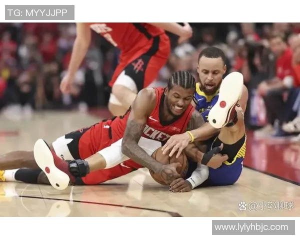 勇士与火箭首场对决精彩回顾双方明星球员表现引人瞩目